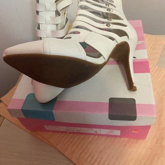 Nature Breeze Paris White Gladiator, size 9 - Picture 6 of 6